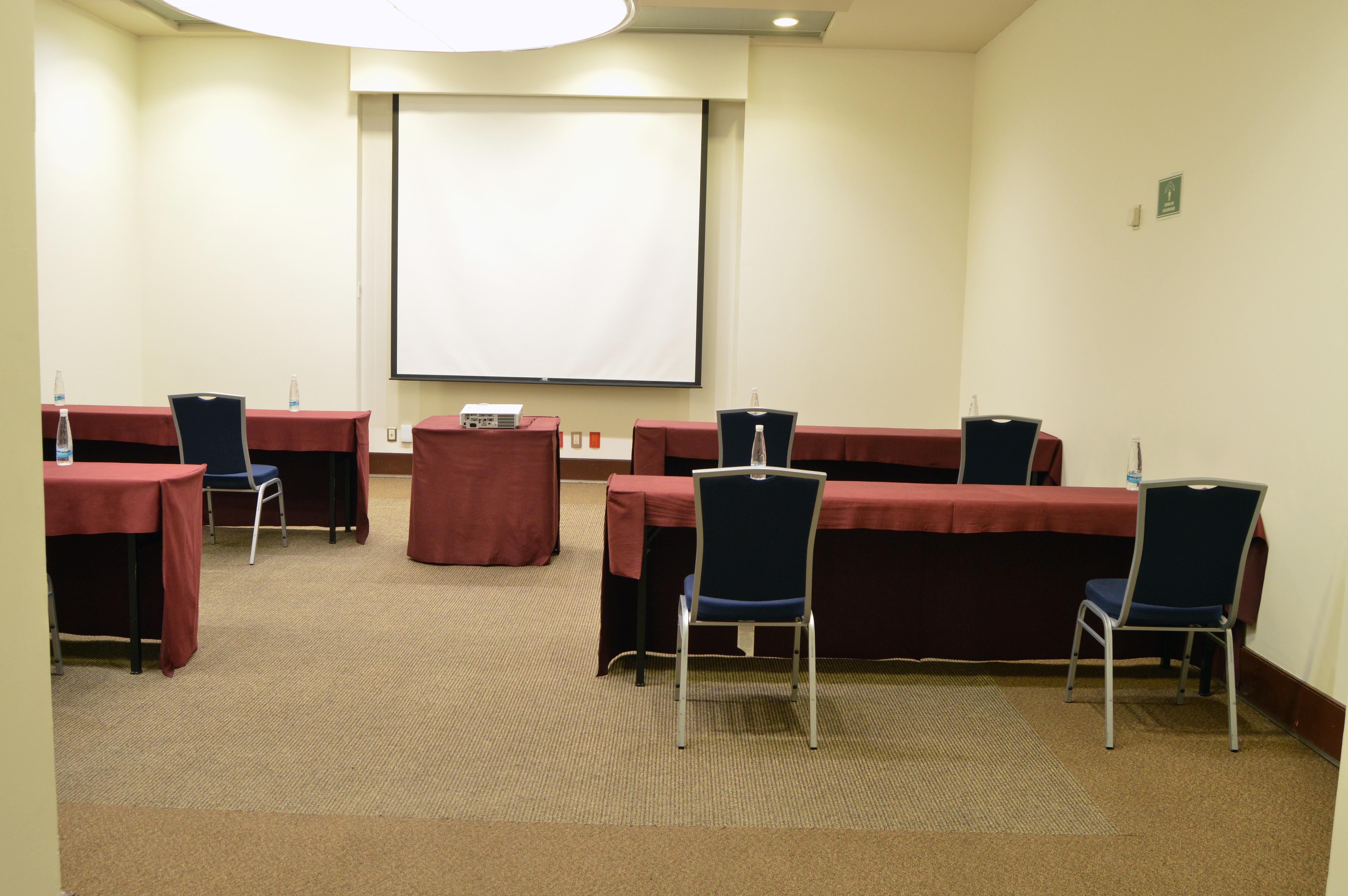 Camino Real Santa Fe Hotel Mexico City Exterior photo A typical classroom layout