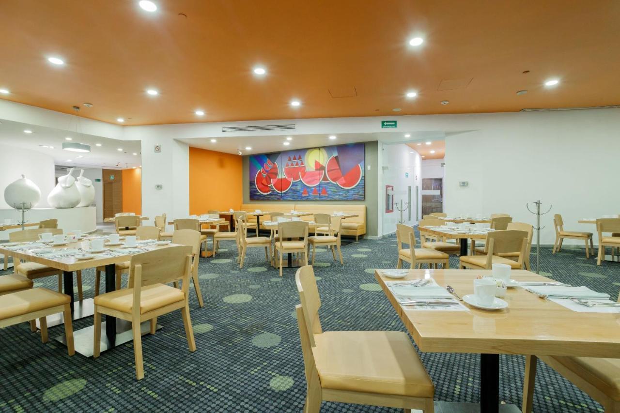 Camino Real Santa Fe Hotel Mexico City Exterior photo The dining room at the hospital