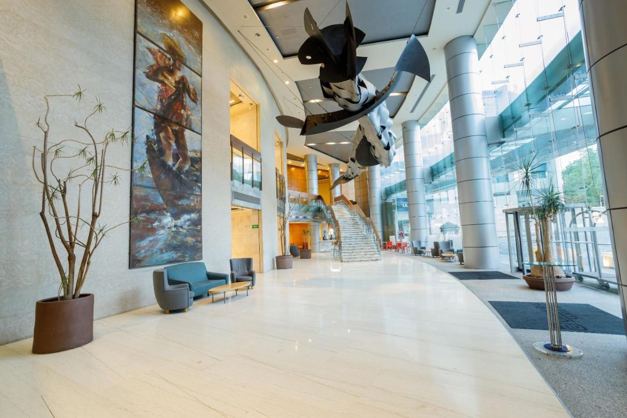 Camino Real Santa Fe Hotel Mexico City Exterior photo The lobby of the new building