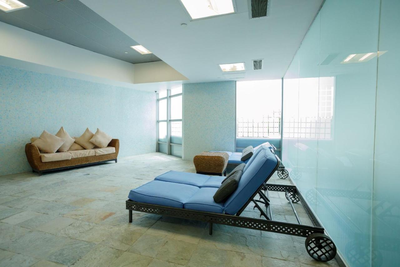 Camino Real Santa Fe Hotel Mexico City Exterior photo The interior of the spa